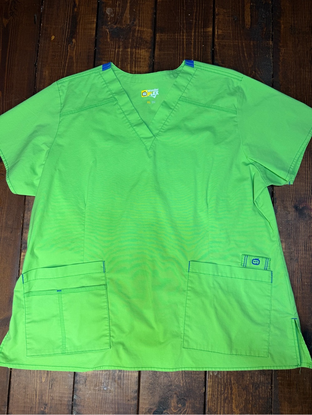 WonderWink Wonder Flex Stretch V-Neck Scrub Top - Lime Green/cobalt blue accents